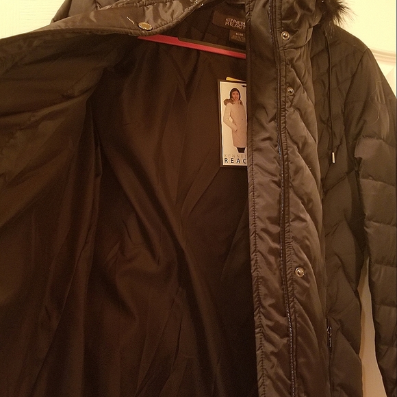 Kenneth Cole Reaction Women's Faux Fur Trim Hooded Puffer Coat Size Medium - Picture 5 of 6